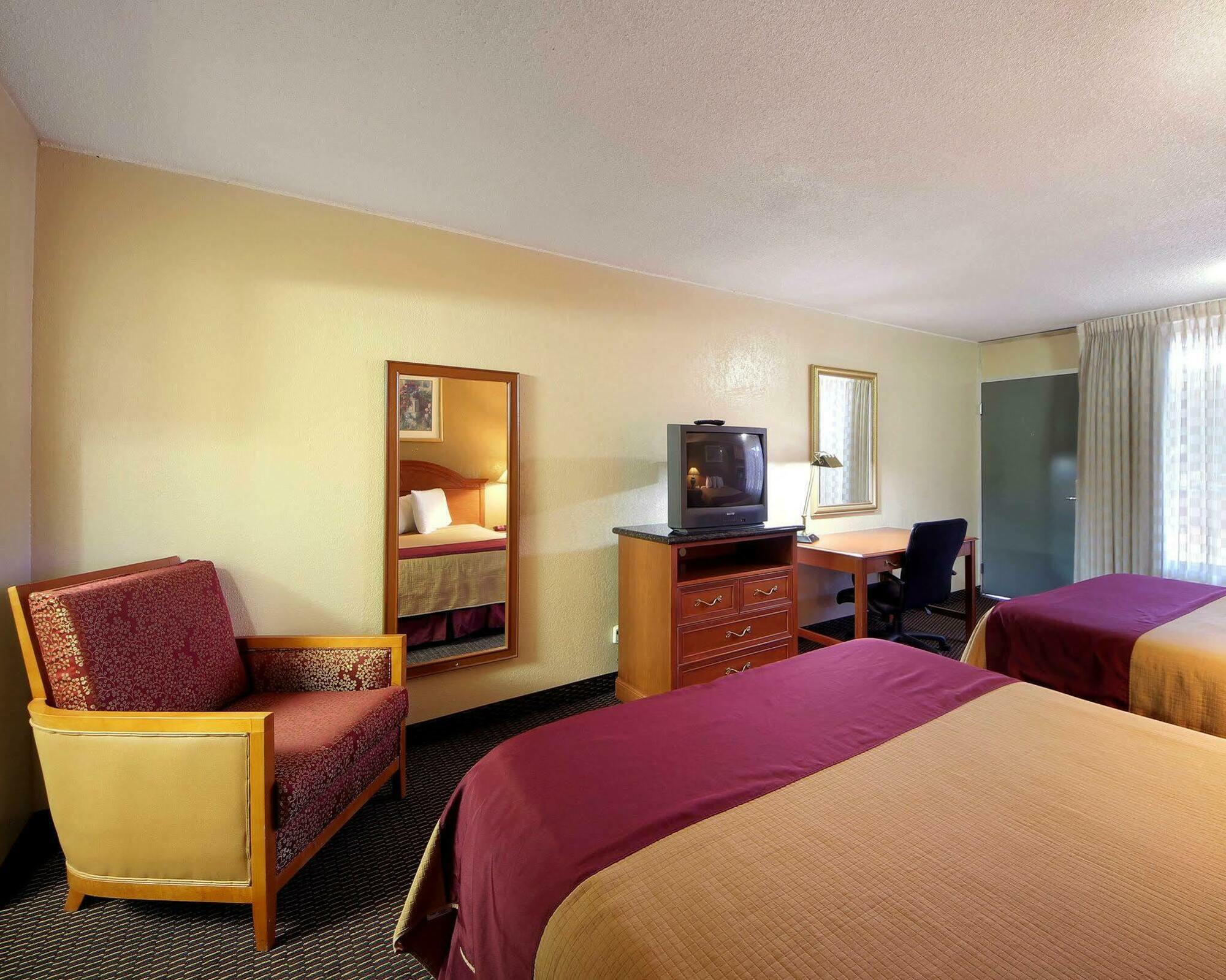 Quality Inn Shawnee I-40 Exterior foto